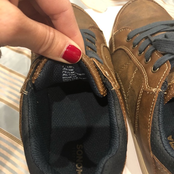 Boys sneakers - Picture 3 of 8